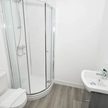 Modern 2 Bedroom In Apartamento