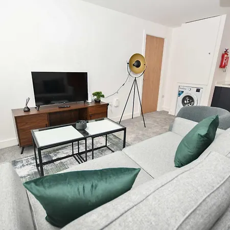 Modern 2 Bedroom In Apartamento
