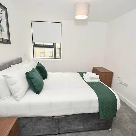 Modern 2 Bedroom In *